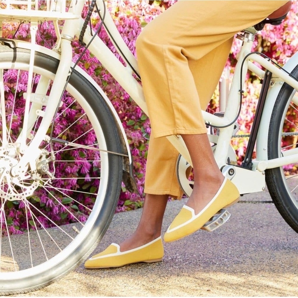 Birdies Mustard Yellow slip on flats 9 Comfort Pointed toe blackbird balletcore - Picture 2 of 10